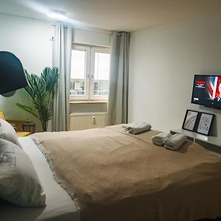 Zentrale Stadtwohnung Mit Kueche - Wifi I Centre With Kitchen 乌尔姆